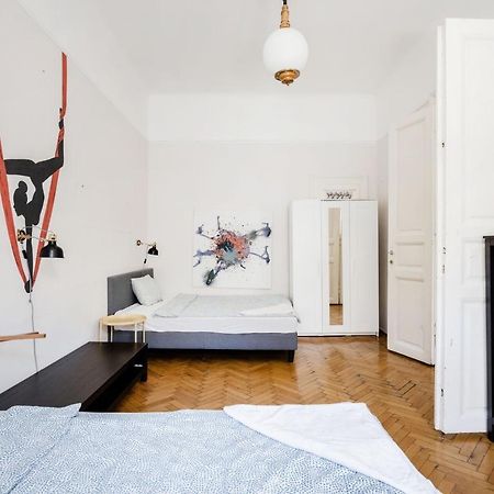 Downtown Circus Apartment Budapest Bagian luar foto