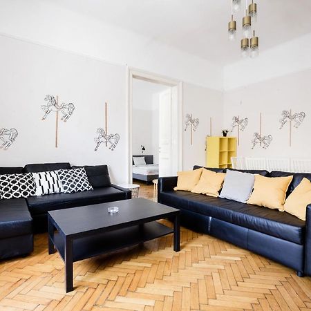 Downtown Circus Apartment Budapest Bagian luar foto