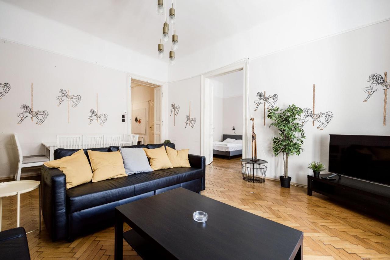 Downtown Circus Apartment Budapest Bagian luar foto