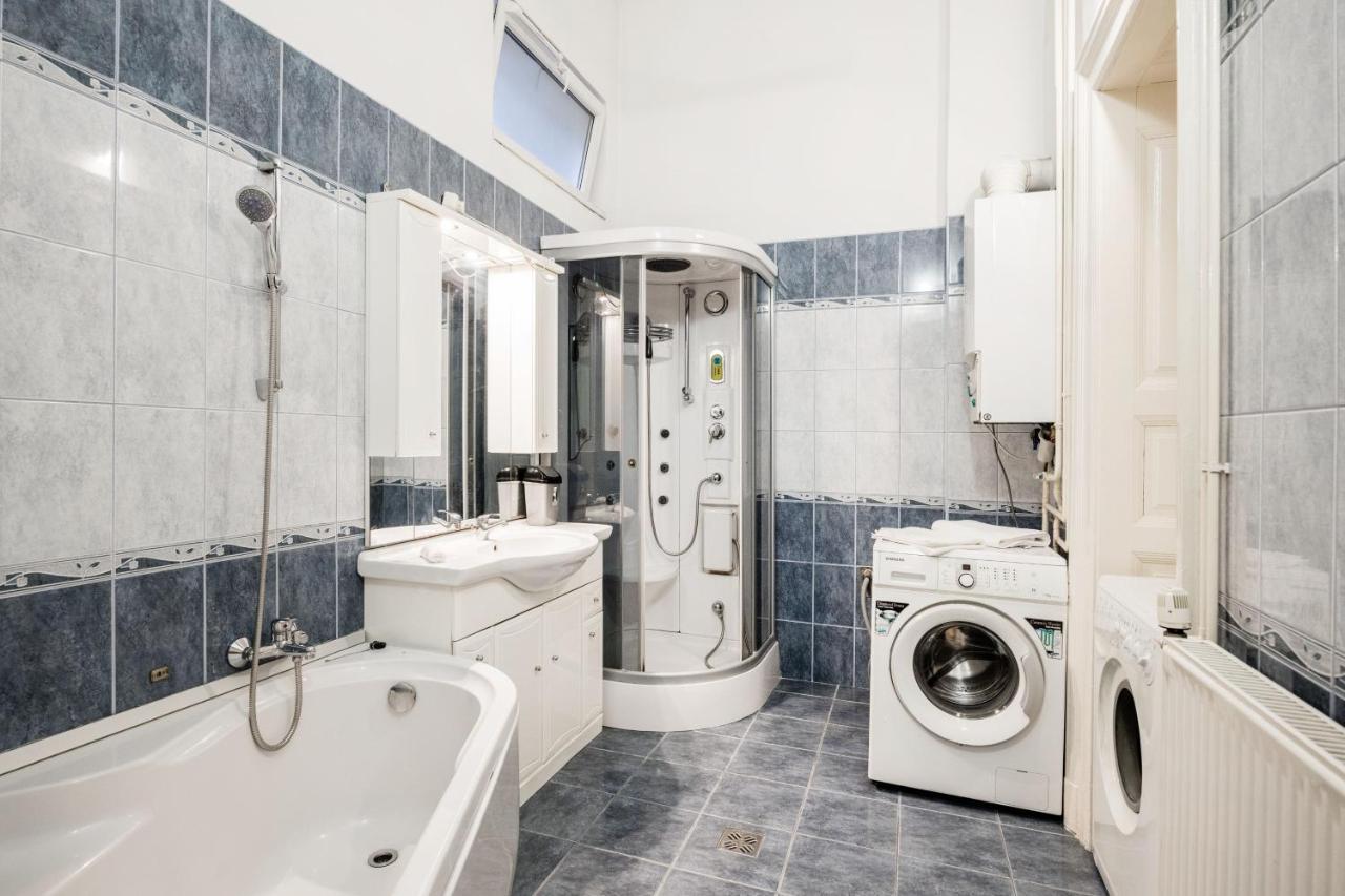 Downtown Circus Apartment Budapest Bagian luar foto