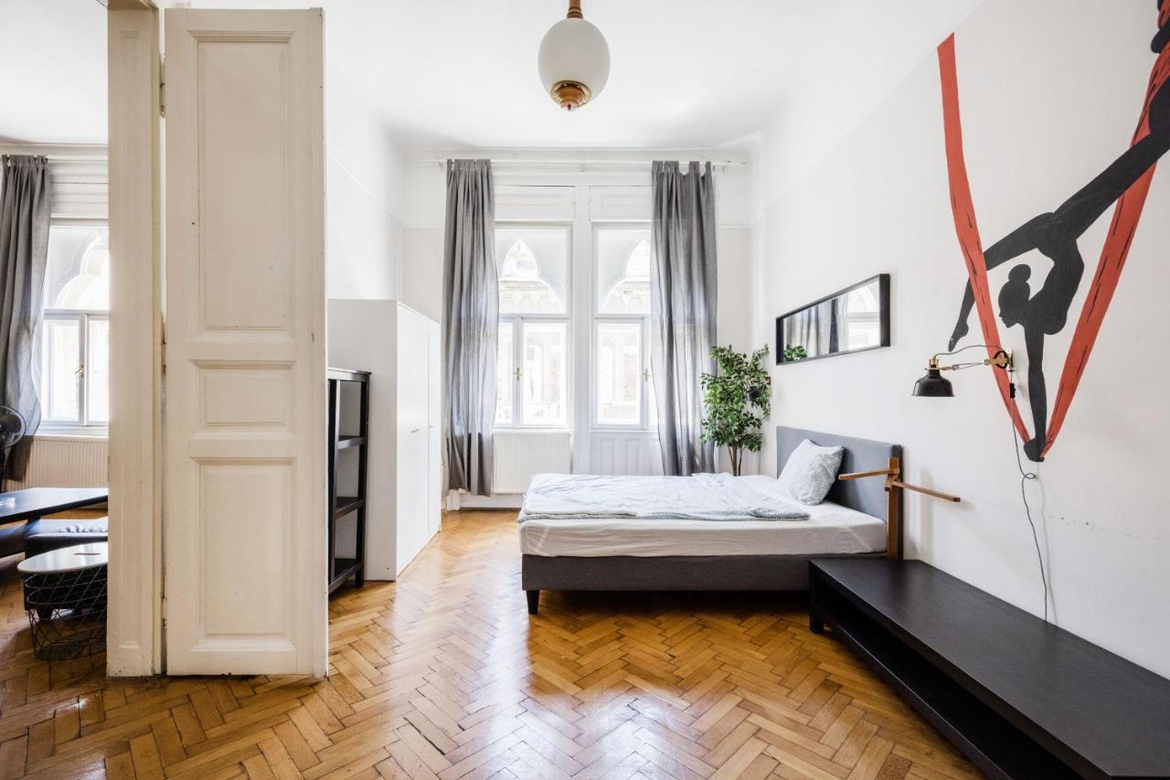 Downtown Circus Apartment Budapest Bagian luar foto