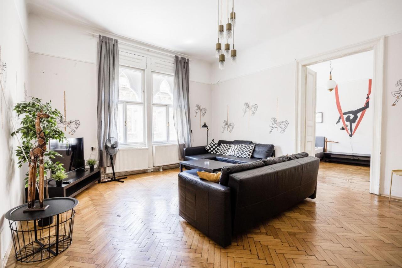 Downtown Circus Apartment Budapest Bagian luar foto