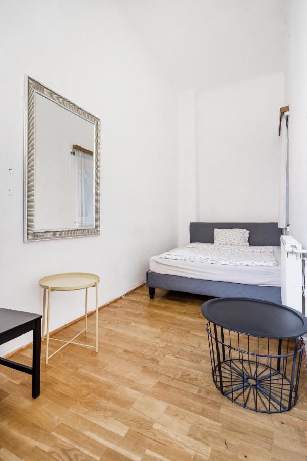 Downtown Circus Apartment Budapest Bagian luar foto