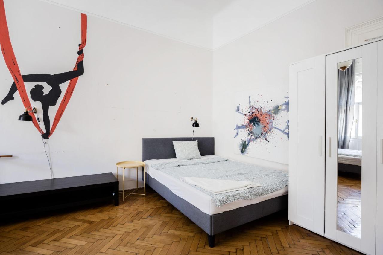 Downtown Circus Apartment Budapest Bagian luar foto