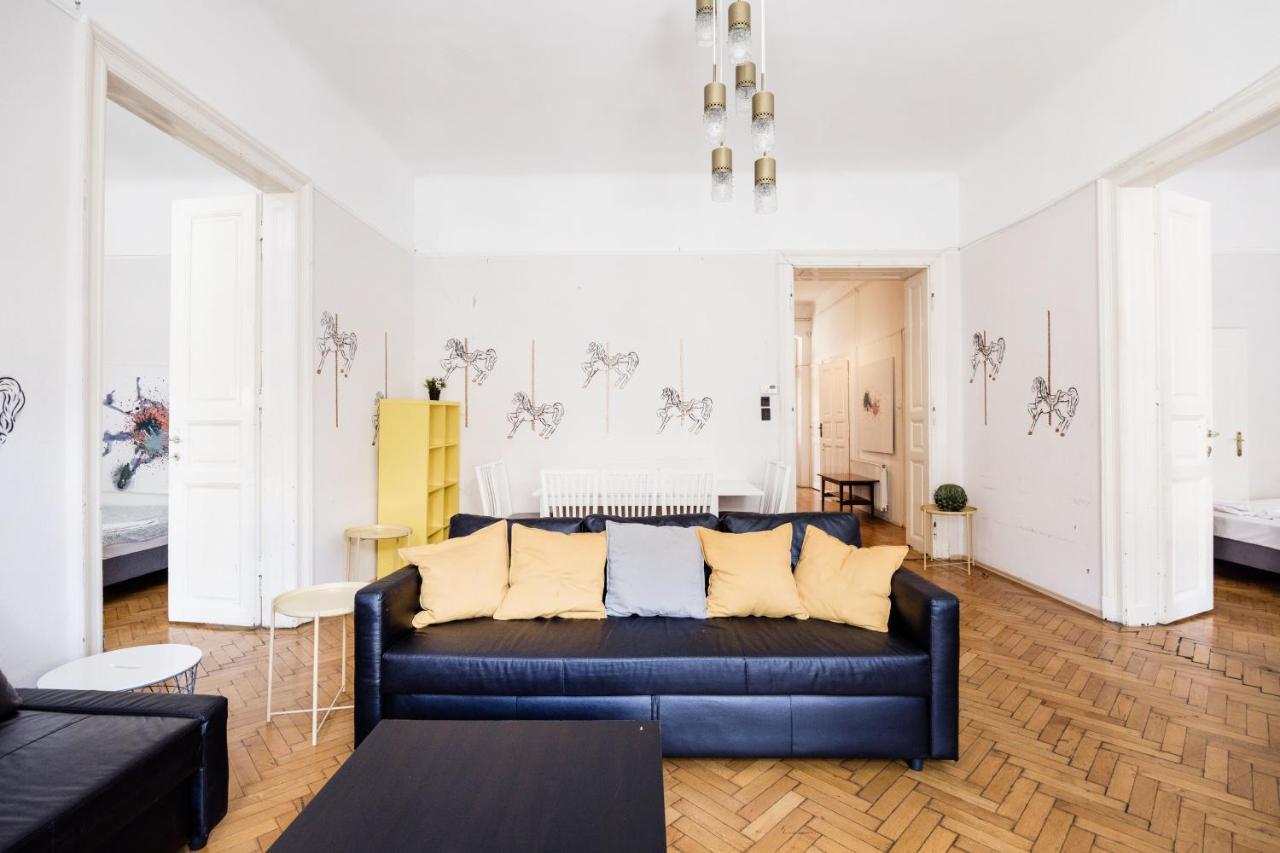 Downtown Circus Apartment Budapest Bagian luar foto